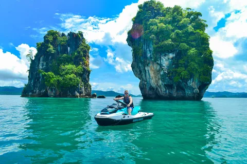Phuket: Jetski-tur til 5 eller 8 øer med frokost og transport
