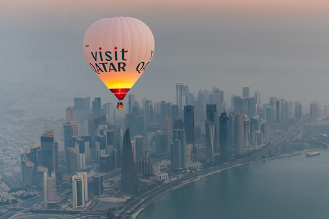 Qatar: Sunrise Hot Air Balloon Experience above Doha Private - Upto 3 People