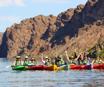 Von Las Vegas aus: Emerald Cave Guided Kayak Tour