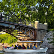 Riga: Kanal- und Fluss-Elektrobootstour mit Audioguide