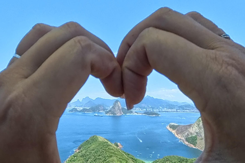 Niterói: Tandem Paragliding Flight with Luciano Miranda – No prior training required. Niterói: Tandem Paragliding Flight with Luciano Miranda – No Training Required