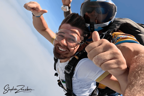 Skydive Zanzibar - Paracaidismo en tándemParacaidismo en Zanzíbar