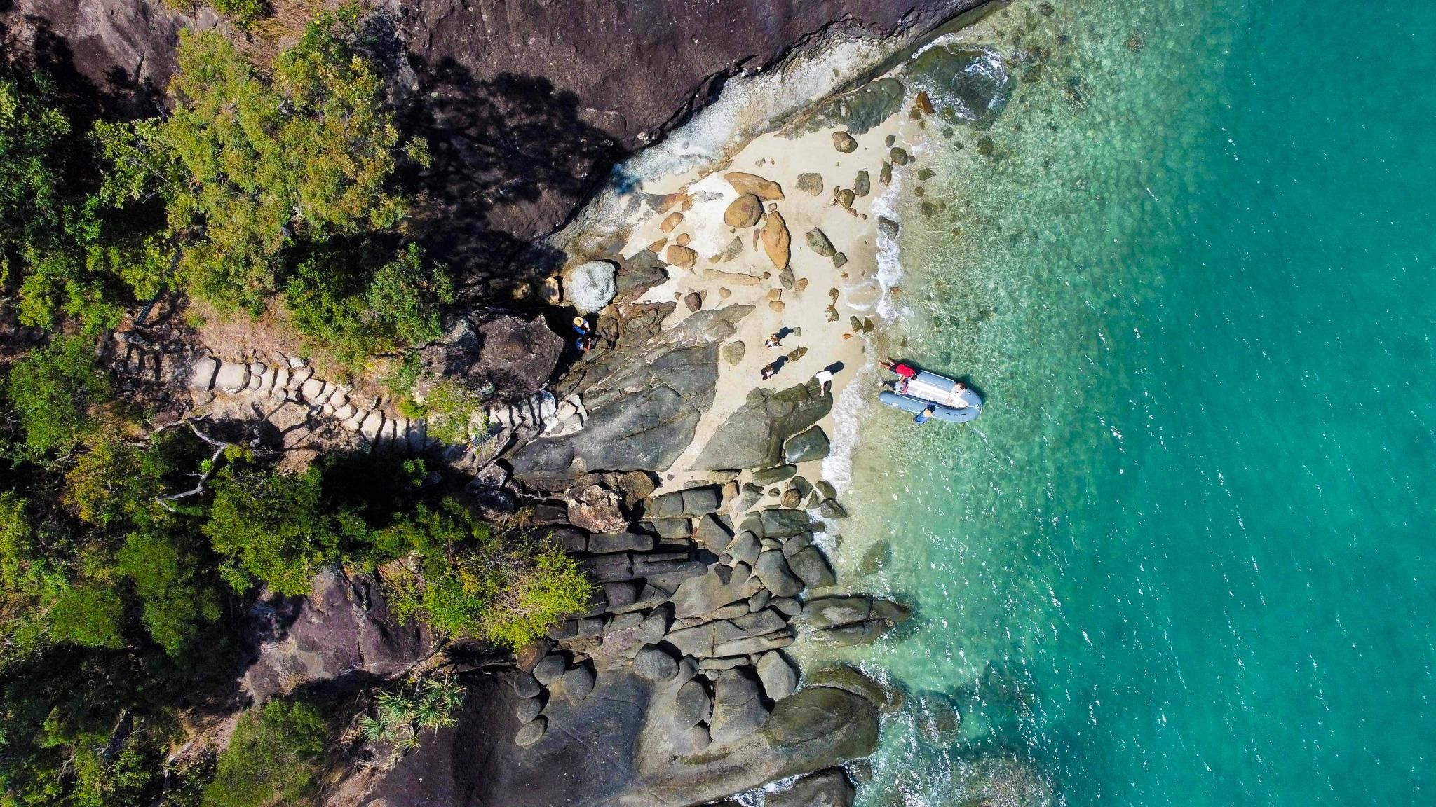 Von Airlie Beach aus: Hook Island Cultural Tour, Segeln & Schnorcheln