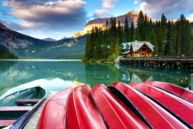 Moraine Lake, Emerald, Louise, Johnston Canyon & Banff Town Moraine Lake, Emerald, Louise, Johnston Canyon & Banff Town