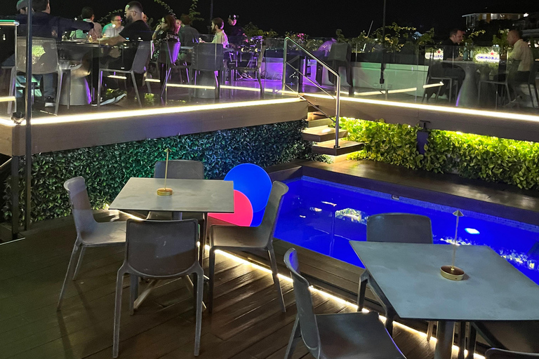 Panama City: esperienza nei bar locali — Notti a Casco ViejoPanama City: esperienza nei bar locali — notti a Casco Viejo