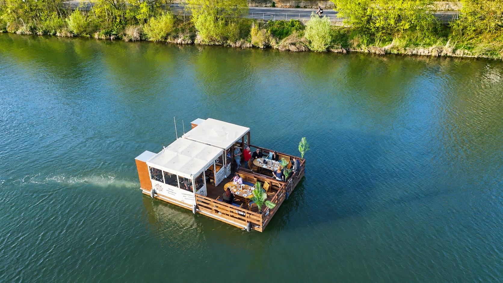 Stuttgart: Exklusive Floßboote „Flipper“ und „Fischle“