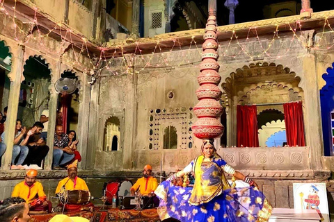 Udaipur: Private Half-Day Tour by Tuk-Tuk or CarHalf-Day Tour by Tuk-Tuk