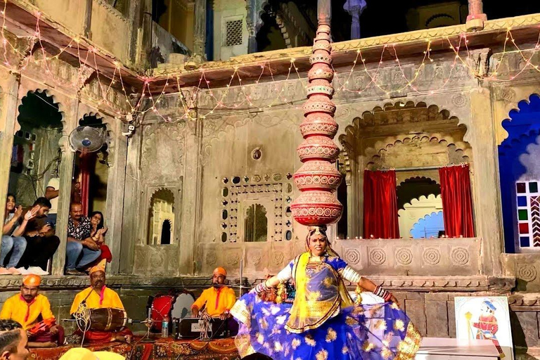 Udaipur: Private Half-Day Tour by Tuk-Tuk or CarHalf-Day Tour by Tuk-Tuk