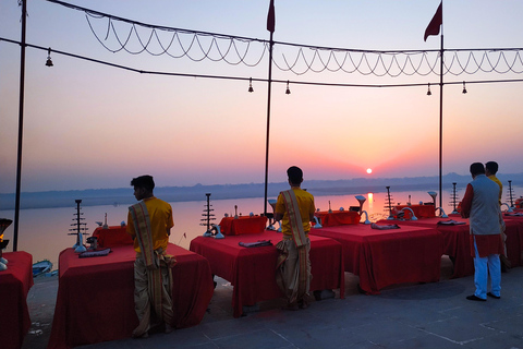 Varanasi Dagtour - Varen, Wandelen, Yoga Tempel, WorstelenVaranasi-dagtocht