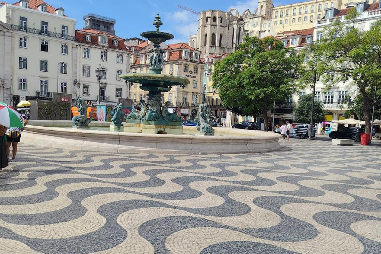 Visit of Lisbon in French. Small group (10 max)! Follow me! Visite Goupe privée de Lisbonne!