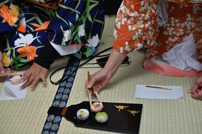 Learn Zen in a class of making tea near Osaka Castle