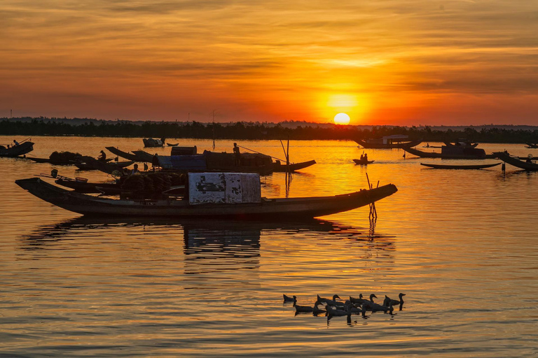 Hue: Tam Giang Lagoon Half-Day Adventure & Fisherman’s Feast Private Tour