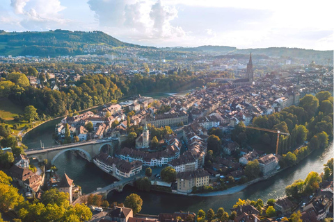 Tour privato della capitale svizzera, dei castelli e dei laghi in auto-Zurigo