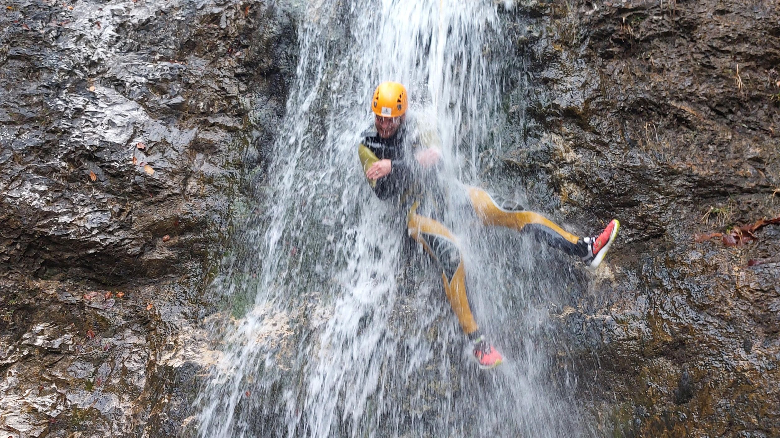 Bad Goisern: Canyoningtour für Anfänger & Fortgeschrittene im Salzkammergut