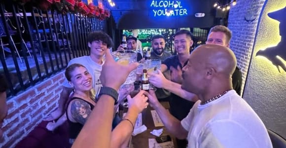 Aruba: Pubcrawl with VIP entry to Rooftop and Nightclubs