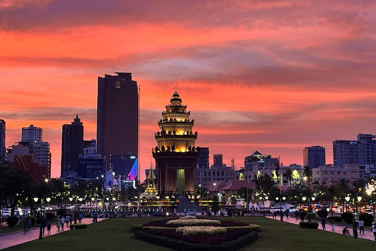 Phnom Penh: Hidden Gems Walking Tour with Local Guide