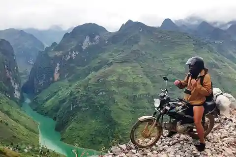 Excursión de 3 días en moto a Ha Giang desde Sa Pa con conductor