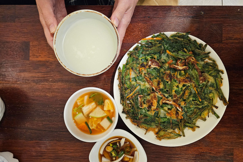Busan: Kimchi Kitchens Food Tour with 10+ Tastings