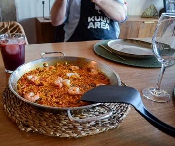 Málaga: Auténtica Clase de Cocina de Paella con Sangría