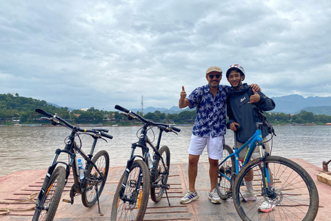 Luang Prabang: Half-Day Cycling & Pottery Experience