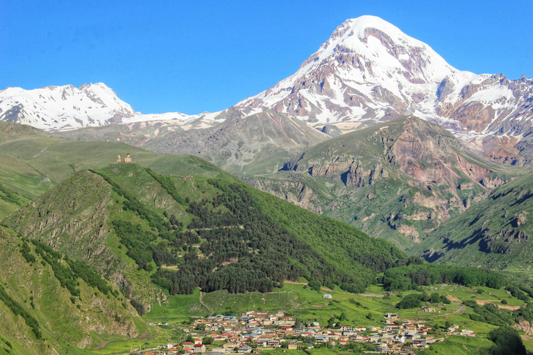 Äventyr i de georgiska högländerna: Kazbegi, Ananuri, GudauriÄventyr i Georgiens högländer: Kazbegi, Ananuri, Gudauri