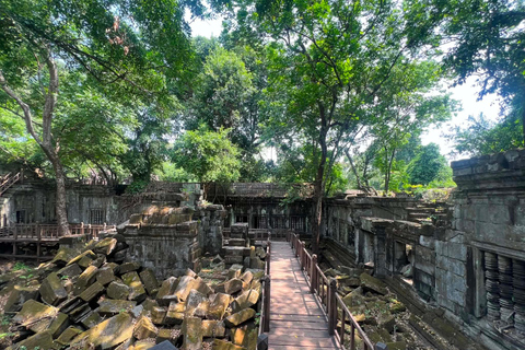 Siem Reap: Airport Pickup, Beng Mealea, Pink Temple & Sunset