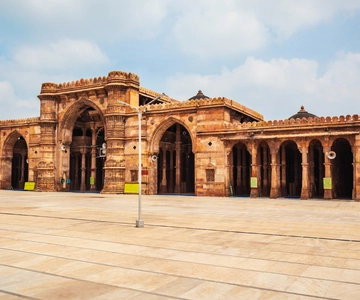 3 Hour Heritage Walk in the Walled City of Ahmedabad