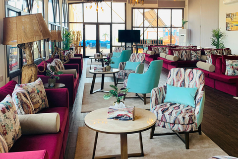 Monster Bus Wüstensafari mit Tagespass im Al Majles Resort