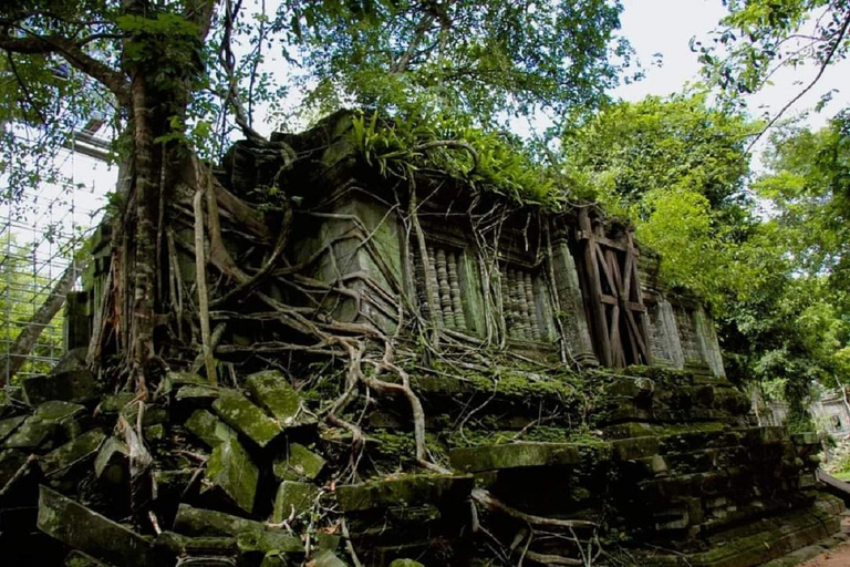 Siem Reap: Całodniowa wycieczka do świątyni Angkor Wat z zachodem słońcaWspólna wycieczka