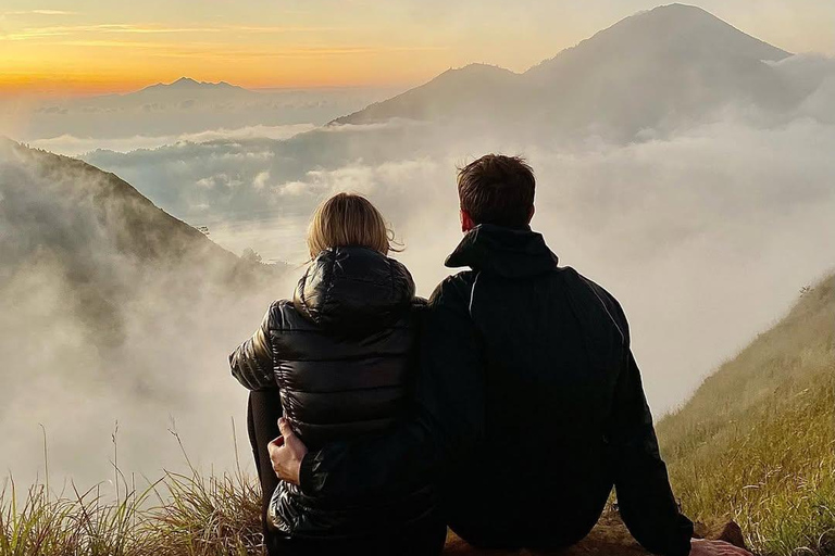 Bali: Mount Batur Sunrise Hike with Hot Springs & Breakfast