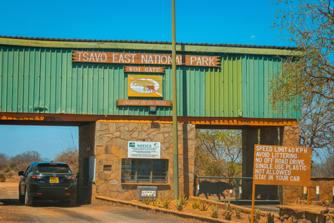 From Diani Beach or Mombasa: 2-Day Tsavo East Safari