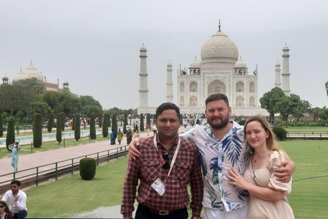 From Delhi : Taj Mahal Sunrise Tour With 5 star Breakfast Ac Private Car + 5 star Breakfast + Tour guide + Entrance