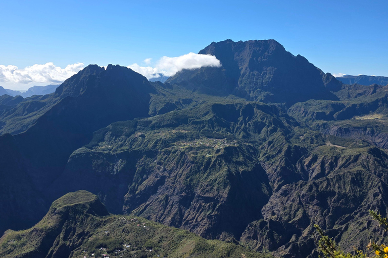 Réunion Island: Visit to the Maido Viewpoint for 1–8 people The Maïdo between sky and ocean