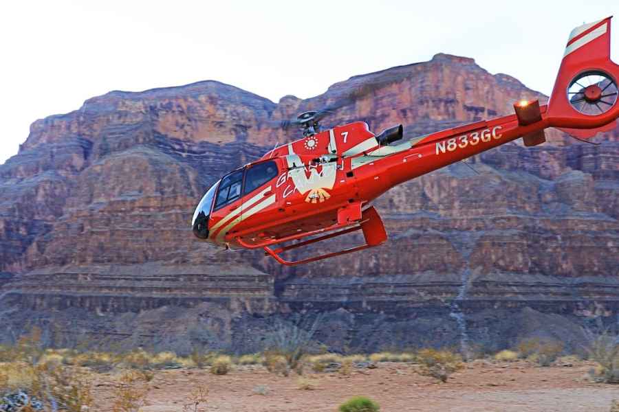 Grand Canyon Celebration - Hubschrauber, Boot & Skywalk. Foto: GetYourGuide