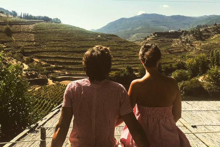Ab Porto: Douro-Tal mit Bootstour, Weinverkostung und EssenTour auf Französisch mit Hotelabholung
