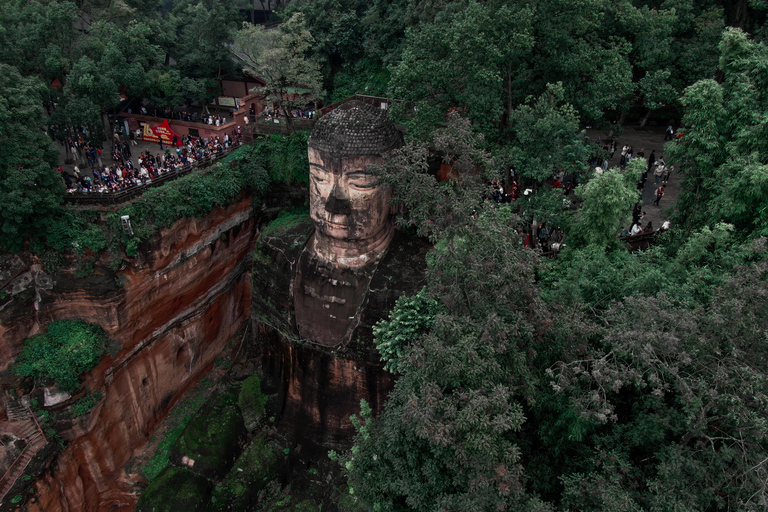 成都：乐山大佛徒步之旅成都：乐山大佛徒步之旅（英语导游）