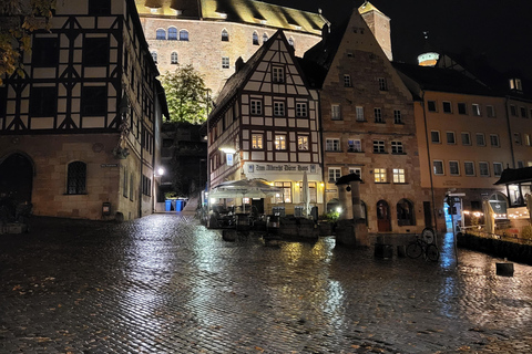Nuremberg: The Old Town in Evening Light - IN GERMAN