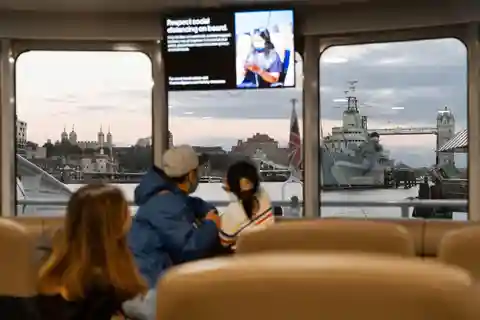Londyn: Bilet Uber Boat by Thames Clippers na jedną rzekę