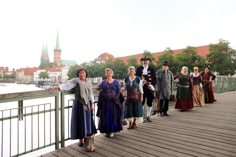 Visita guiada con trajes de época en LübeckVisita guiada con trajes típicos en Lübeck