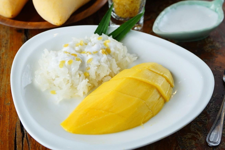 Bangkok: Biglietto per il ponte di osservazione di Baiyoke con pasto a buffetBuffet di frutta con 1 piatto di durian fresco