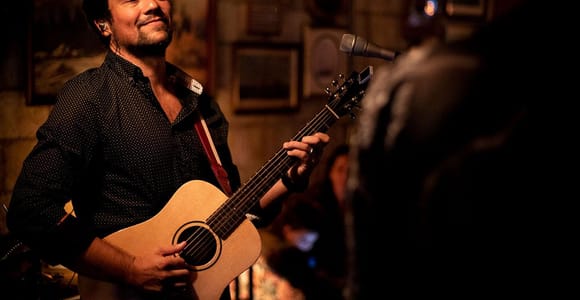 Bossa Nova Live Music Experience with Felipe Fontenelle