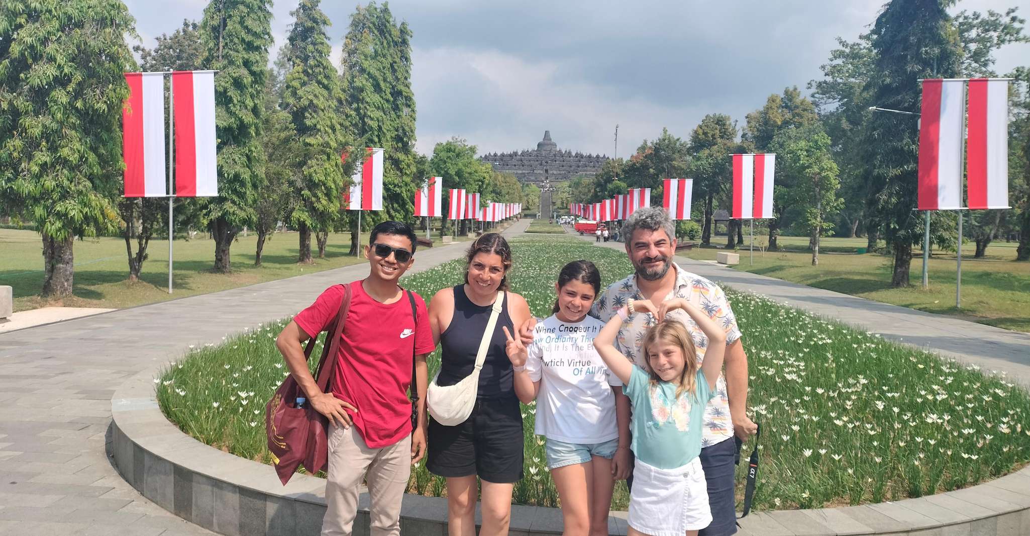 Yogyakarta: Borobudur Sunrise & Prambanan Guarantee Climb up photo 6