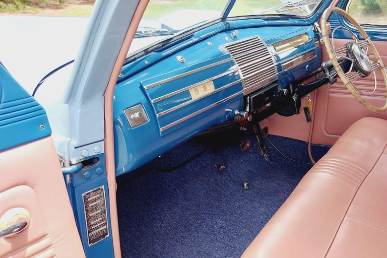 Colonia del Sacramento: 1939 Nash Ambassador Private Tour