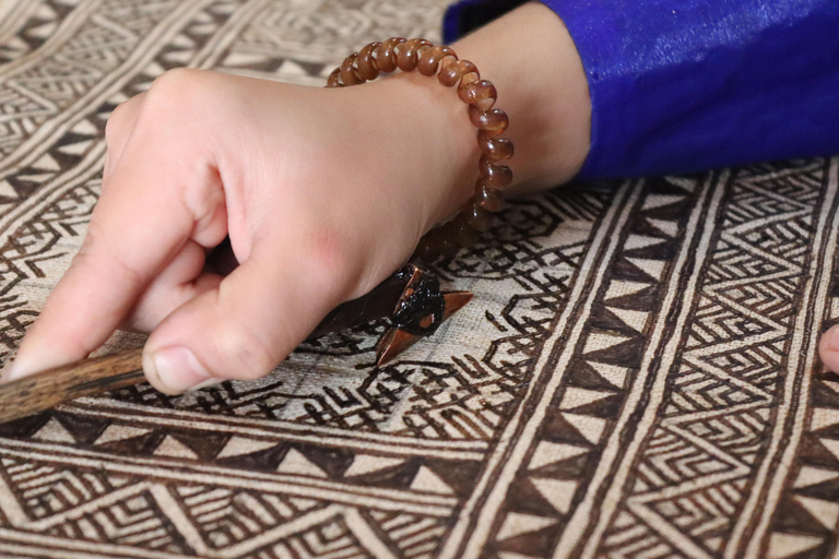 Luang Prabang: Hmong Batik Art Workshop Luang Prabang: Hmong Batik Art Workshop