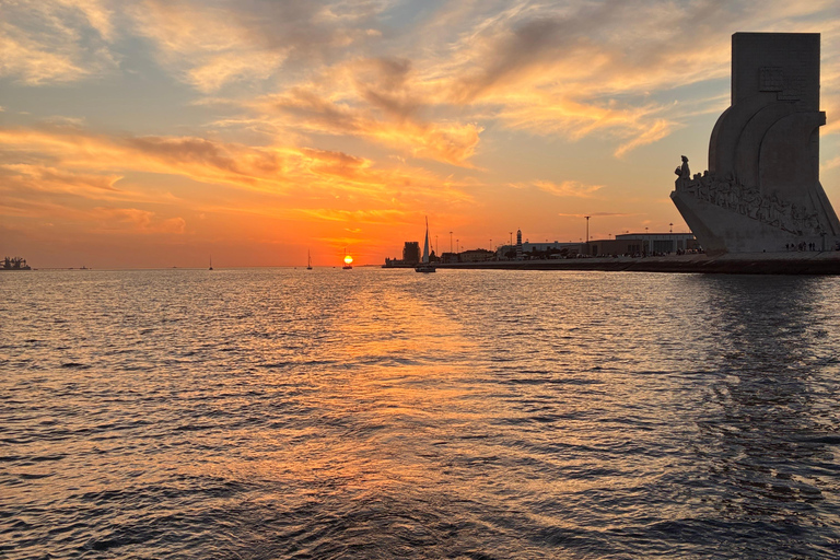 Sunset aboard a sailboat in Lisbon! Sunset aboard a sailing boat in Lisbon!