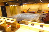 Tokyo, sumo oefenshow met kip hete pot en foto - Housity
