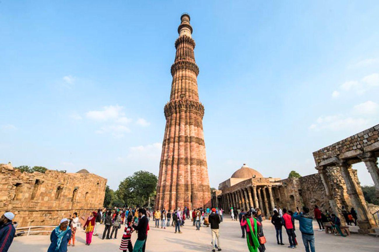 Neu Delhi : Eintägige private Delhi Sightseeingtour mit dem AutoAuto mit Fahrer, Tourguide, Tickets für Denkmäler und Mittagessen