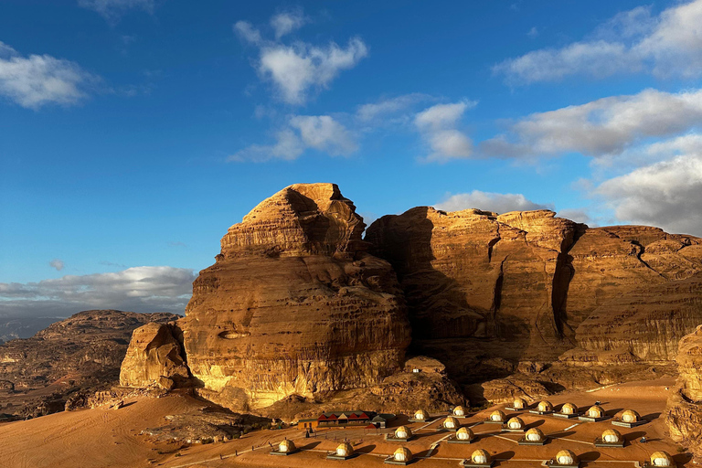 Wadi Rum: Sunrise Hot Air Balloon Ride with Coffee