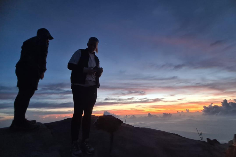 Bali : Mount Agung Camping Via Besakih Tample Med Middag