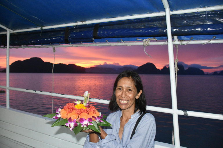 Phuket: James Bond Island Tour with Sea Cave Kayaking